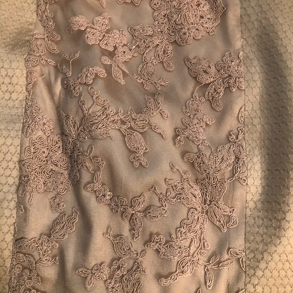 Gorgeous Mini skirt by BCBG Max Azria - Picture 2 of 3